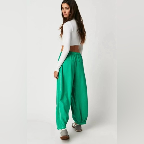 Free People To The Sky Parachute Pants In Lively Ivy - Picture 2 of 14